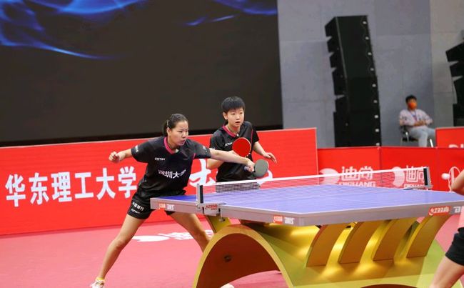 岌岌可危 岌岌可危