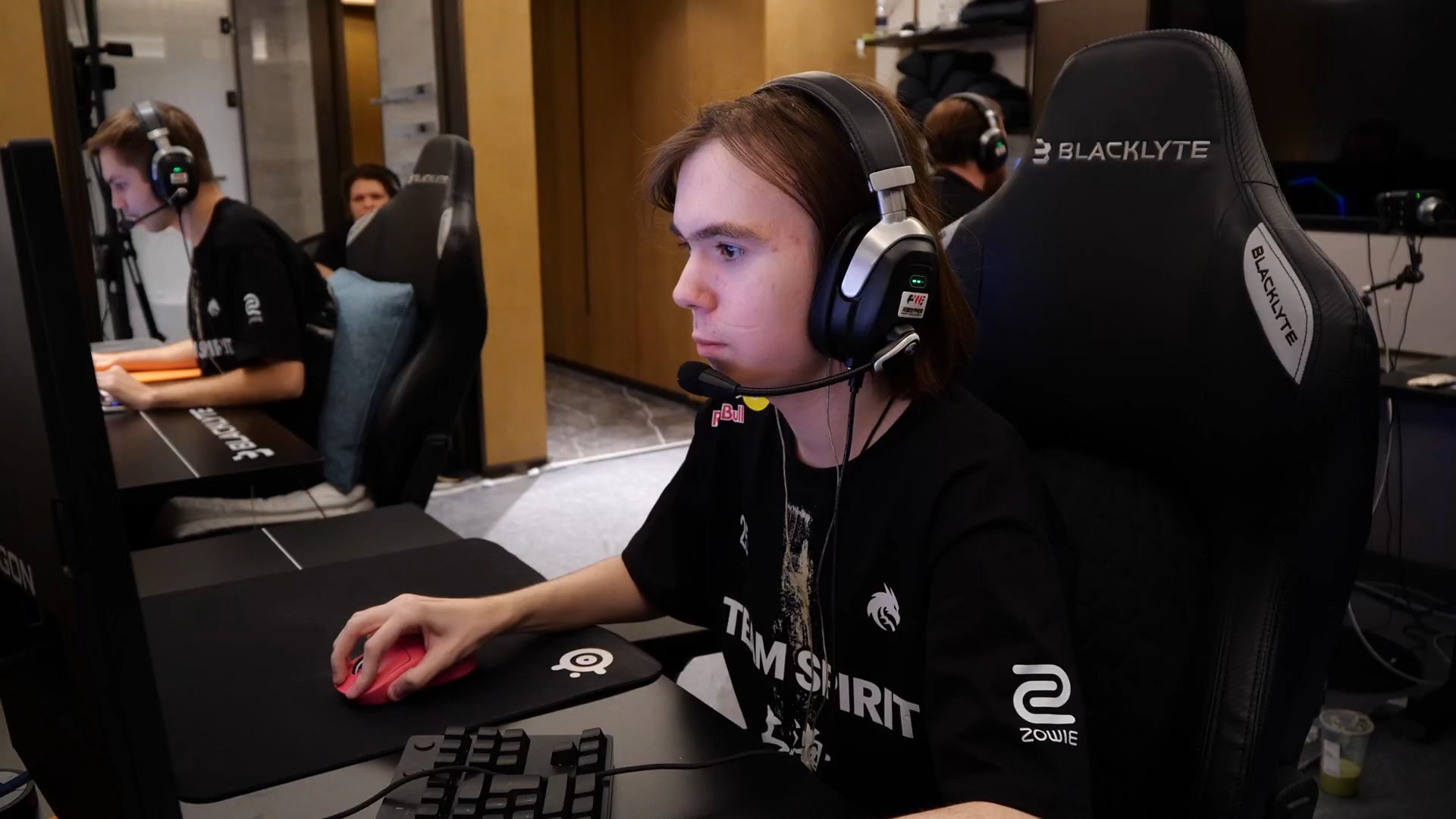 的进攻威胁 的进攻威胁