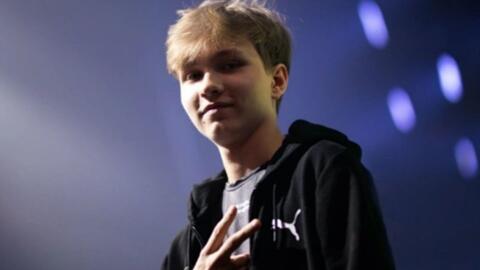 他都在一步 他都在一步