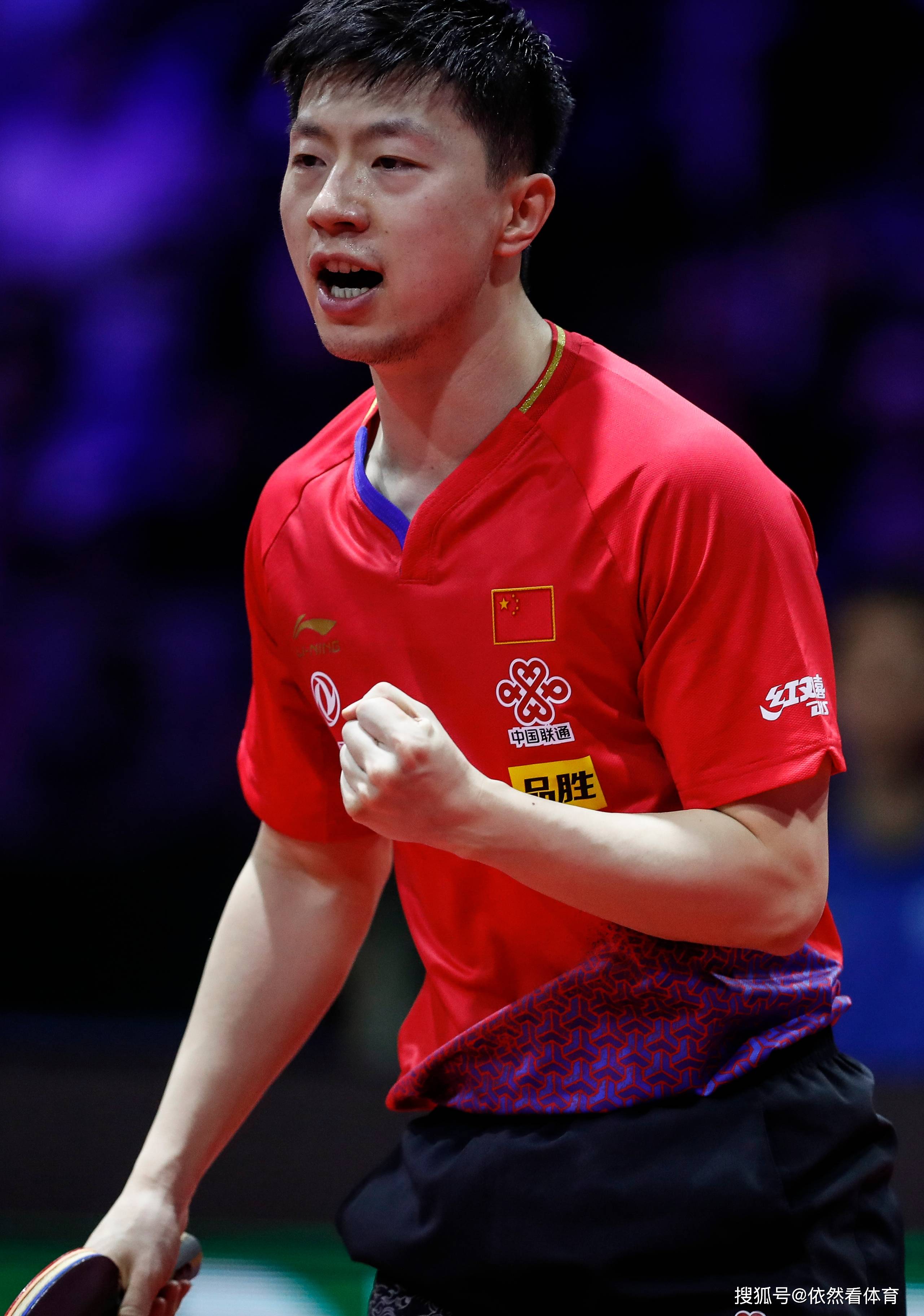 多名球员发 多名球员发