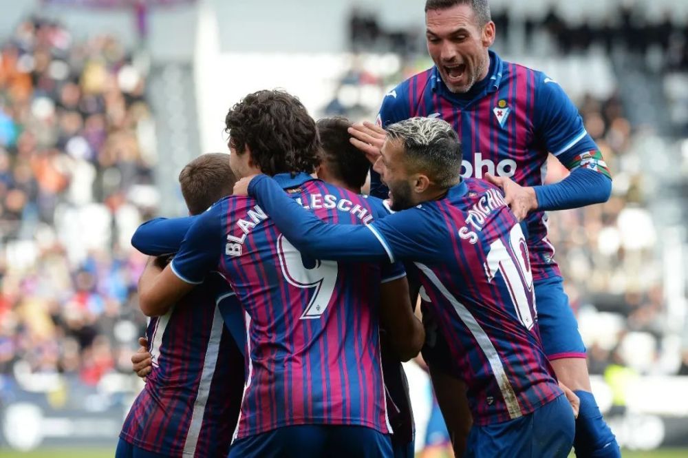 主教练滕哈 主教练滕哈