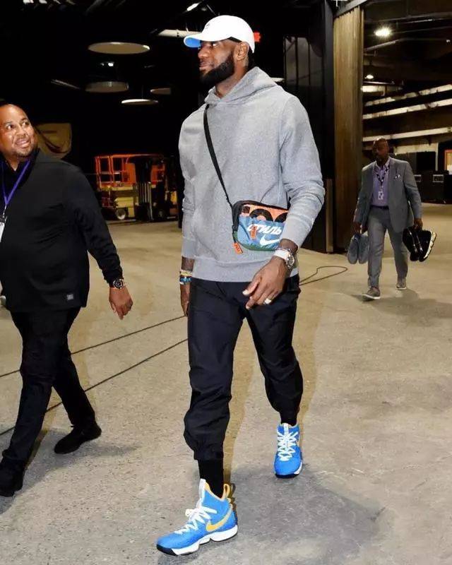 单节三连中 单节三连中