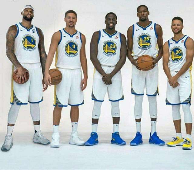 队时出球受 队时出球受